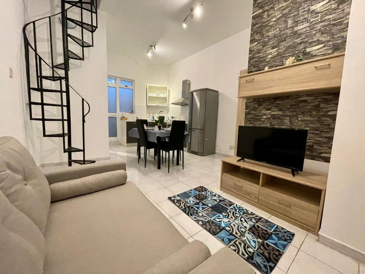 Balesa Property - Modern Duplex House In Central Sliema Esterno foto