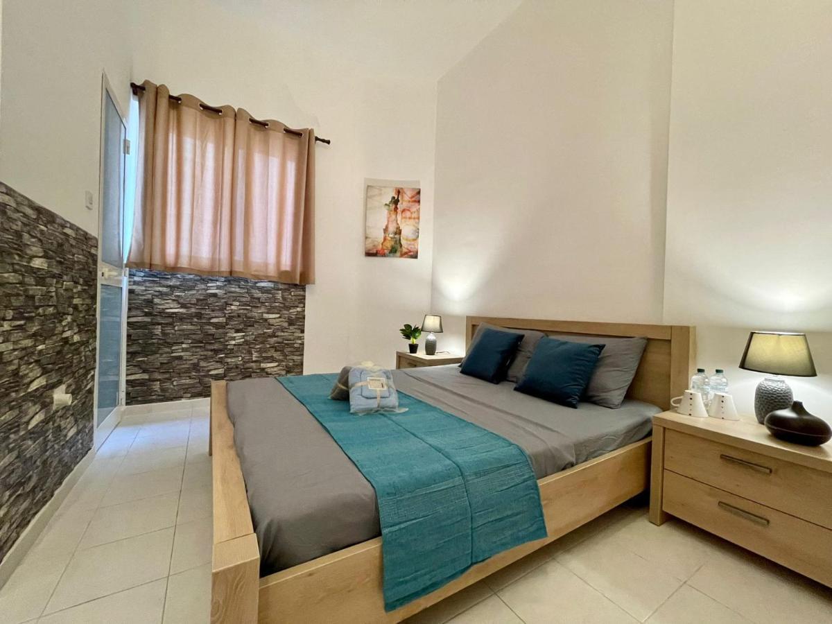 Balesa Property - Modern Duplex House In Central Sliema Esterno foto